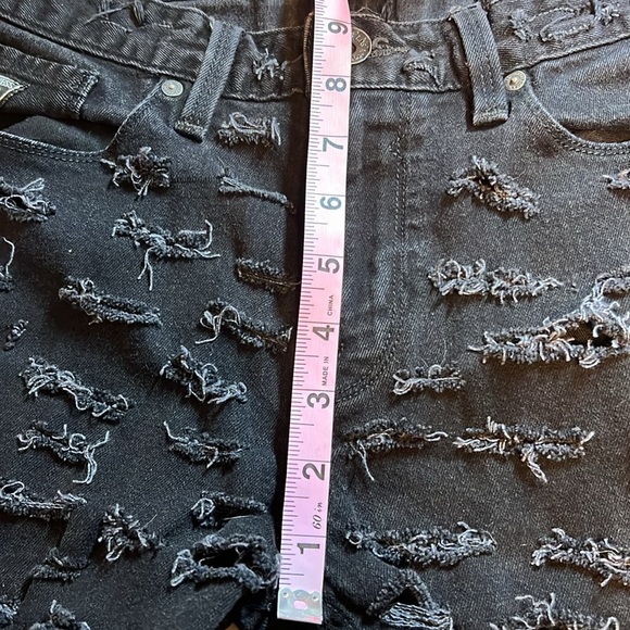 Guess Slim Tapered Destroyed Black Denim Size 30 x 32 - Picture 12 of 13